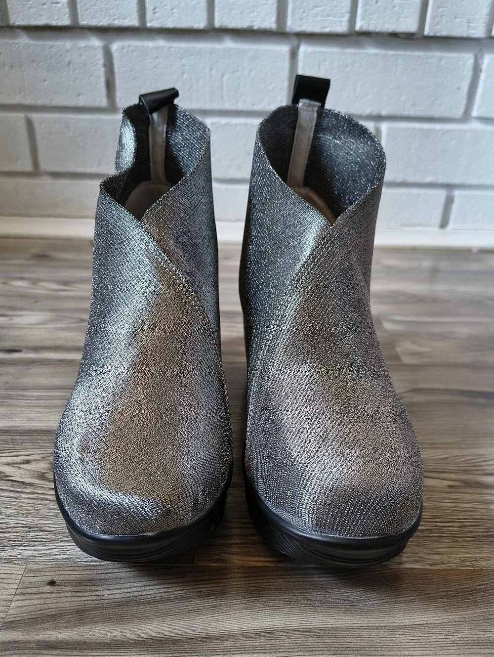 Bernie Mev Maile Pewter Elastic Wedge Booties